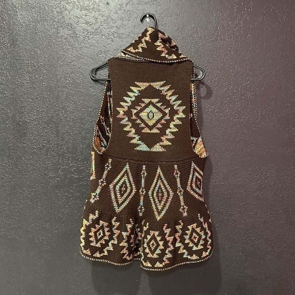 JOHN PAUL RICHARD Women’s Brown/Multicolored Aztec Knitted Sweater Vest Size XL - Picture 2 of 3